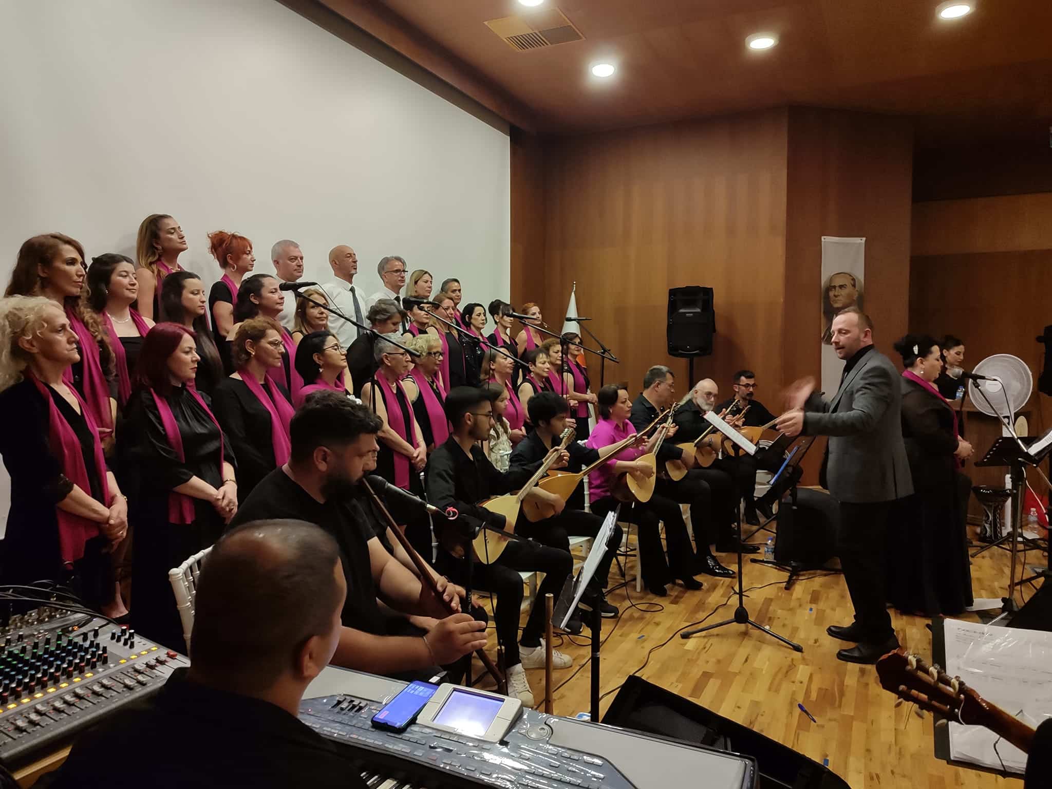 Ayancık'ta Türk Halk Müziği Konseri