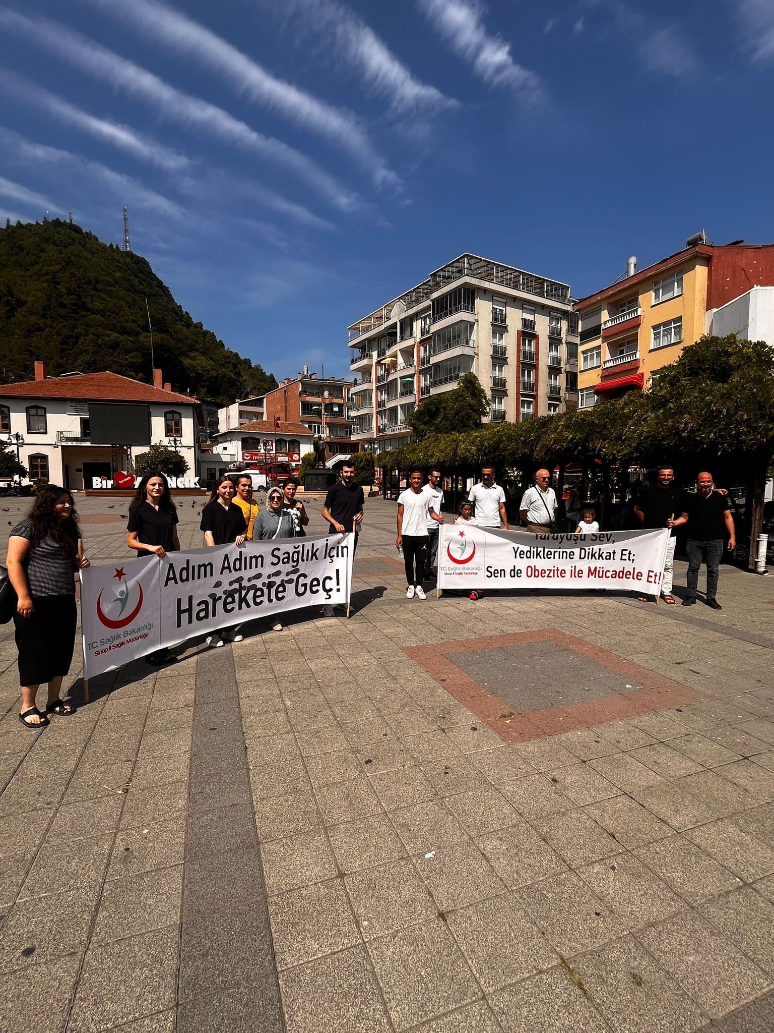 Sağlıklı beslenme ve hareketli hayatın önemine yürüyüşü