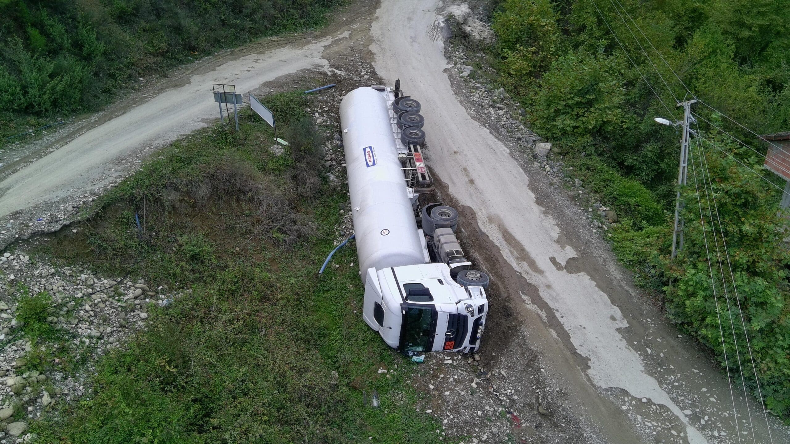 LNG Yüklü Tanker Devrildi