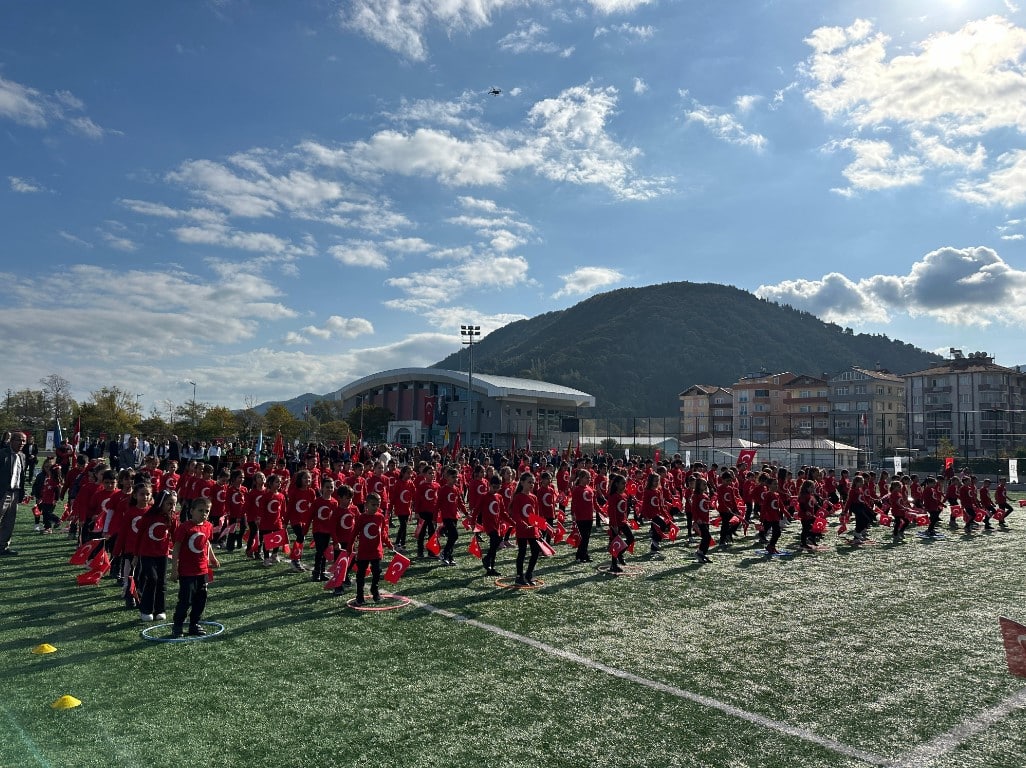 Ayancık'ta 29 Ekim Cumhuriyet Bayramı Coşkuyla Kutlandı