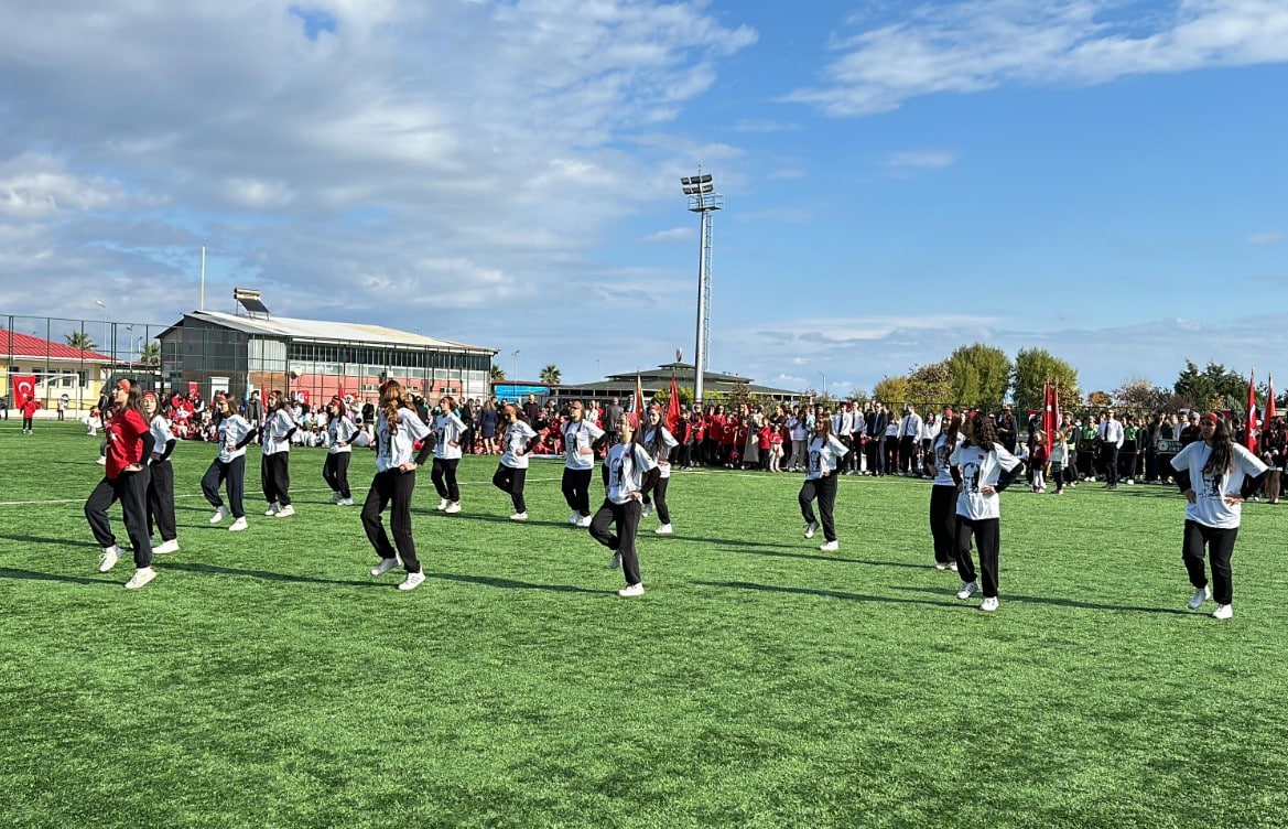 Ayancık'ta 29 Ekim Cumhuriyet Bayramı Coşkuyla Kutlandı