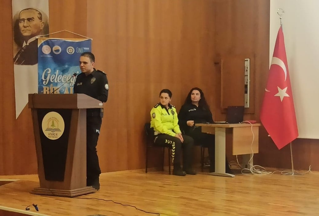 Üniversite Öğrencilerine Polislik Mesleği Tanıtıldı