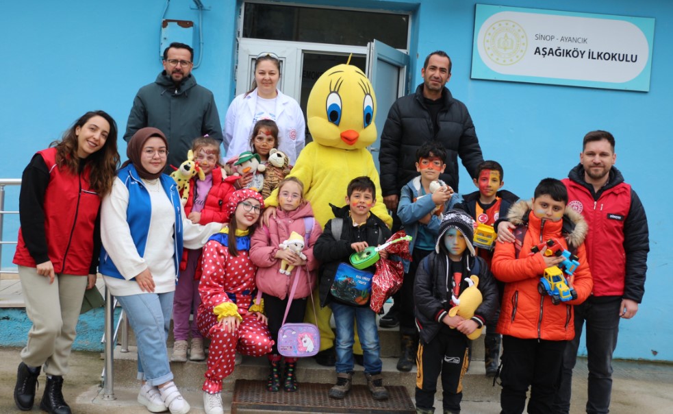 KÖY OKULUNDA DENEY ŞÖLENİ